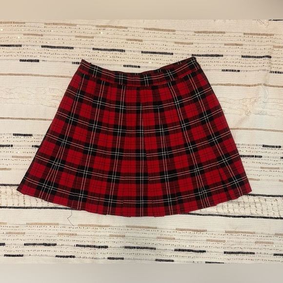 Cycle Boston Pleaded Skirt Red,Black and White Size S - Picture 2 of 5